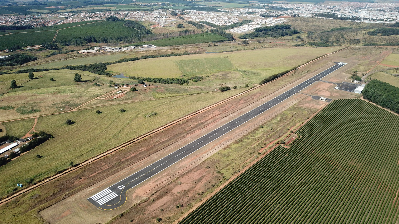 Governo Municipal realiza adequações no Aeroporto Municipal