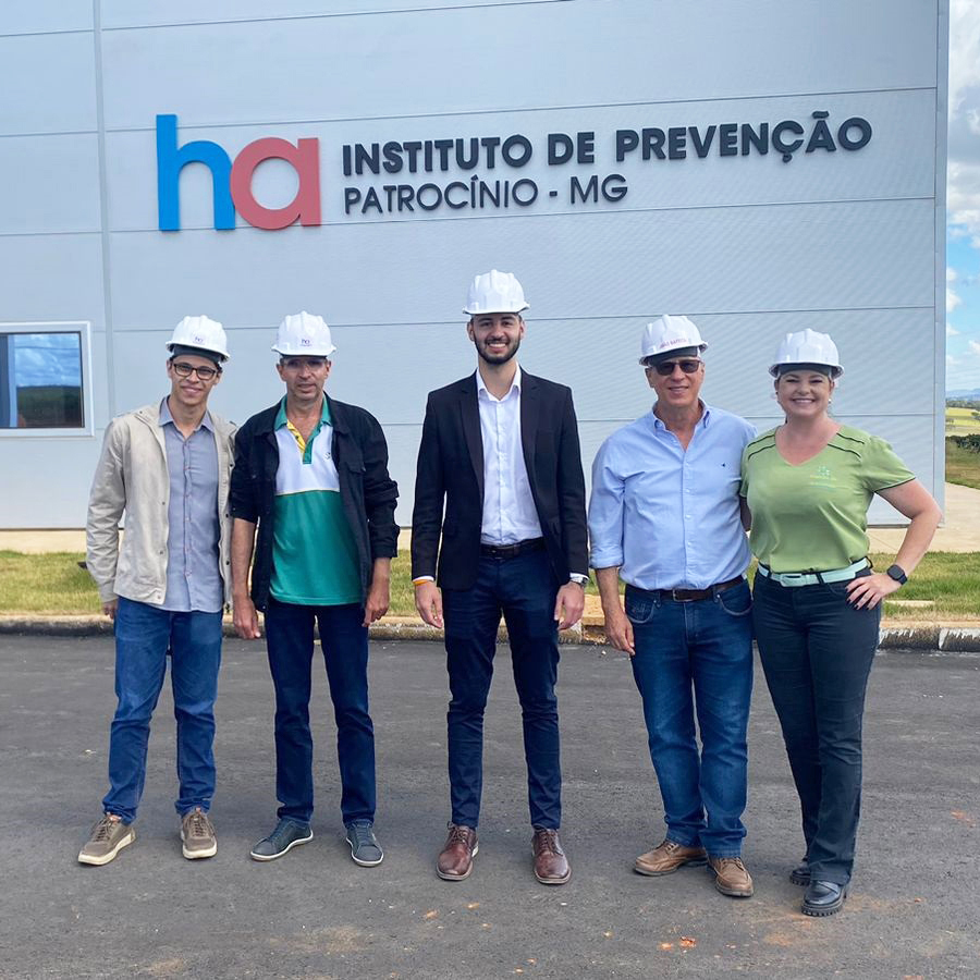 Assessor do Vice-Governador de MG visita construção do HC Patrocínio que busca apoio do Estado às obras