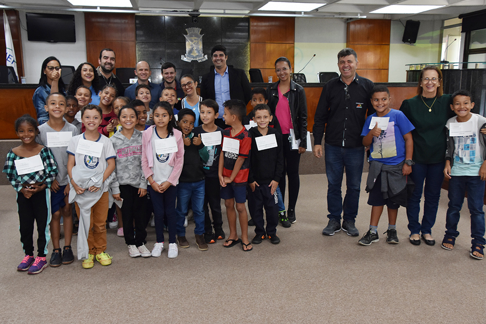 Escola do Legislativo da Câmara recebeu a visita dos alunos da Escola Municipal Célia Lemos  