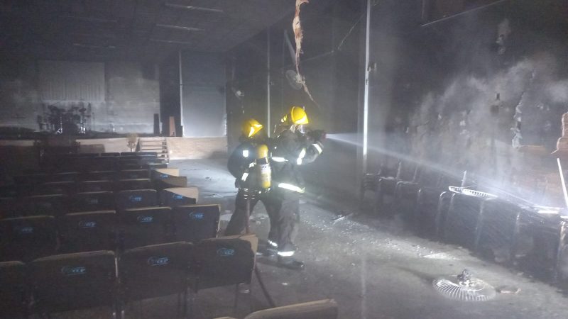 5º PELOTÃO DO 12º BATALHÃO DE BOMBEIROS MILITAR EM PATROCÍNIO-MG ATENDE OCORRÊNCIA DE INCÊNDIO EM IGREJA.