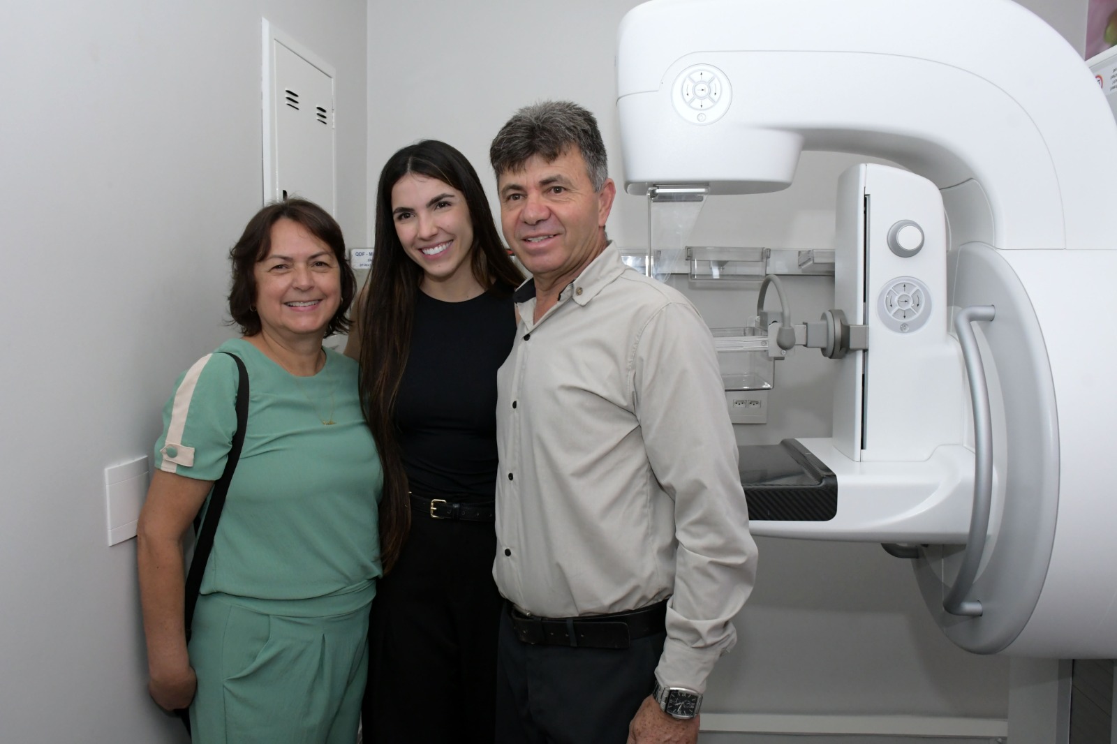 Novo mamógrafo na Santa Casa de Patrocínio reforça ações de prevenção ao câncer promovidas pela deputada Maria Clara