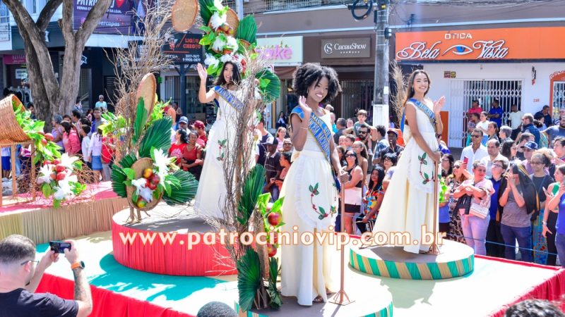 Desfile Cívico do aniversário de 183 anos de Patrocínio