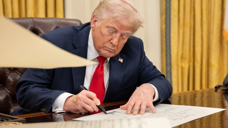 Tribunal dos EUA considera ilegais a maior parte das tarifas de Trump