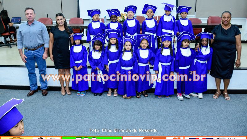 Formatura do 2º Períodos A e B do CEIM Professora Geralda Pereira