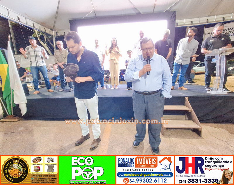 Passarela Metálica Elias José Abrão Neto – Dr. Elias foi inaugurada na tarde desta quinta-feira (14) no Bairro Congonhas 55 20260514 182606 copia
